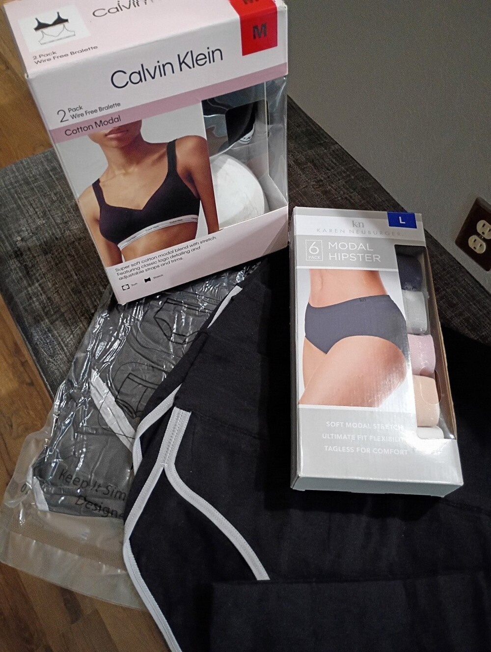 Calvin Klein Black/White Bralettes X 2. Hipster 10 Pack Undergarments (NWT!)